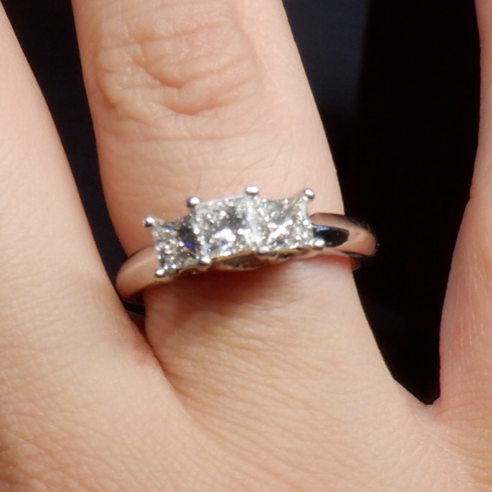 14k white gold engagement  diamonds ring - Picture 3 of 5